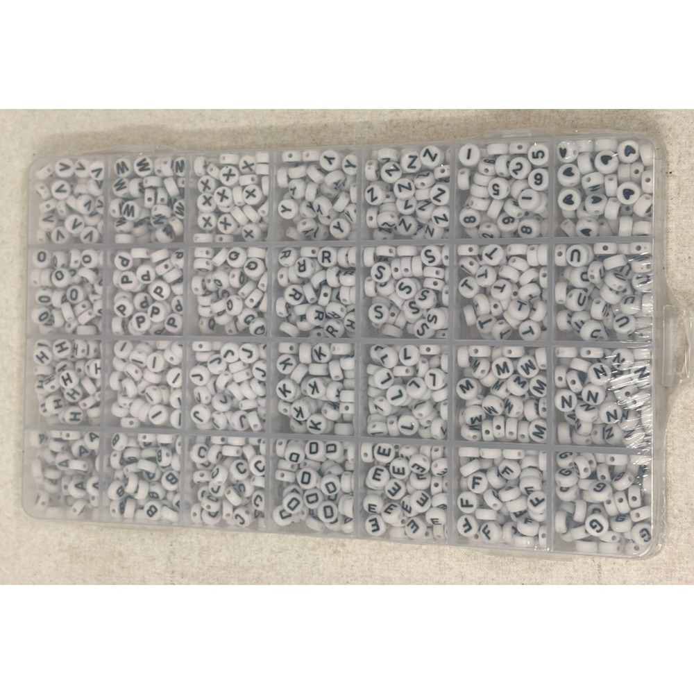 ZRMHZ 1400pc White Black Alphabet Letter Number Heart Acrylic Bead Set Case NEW